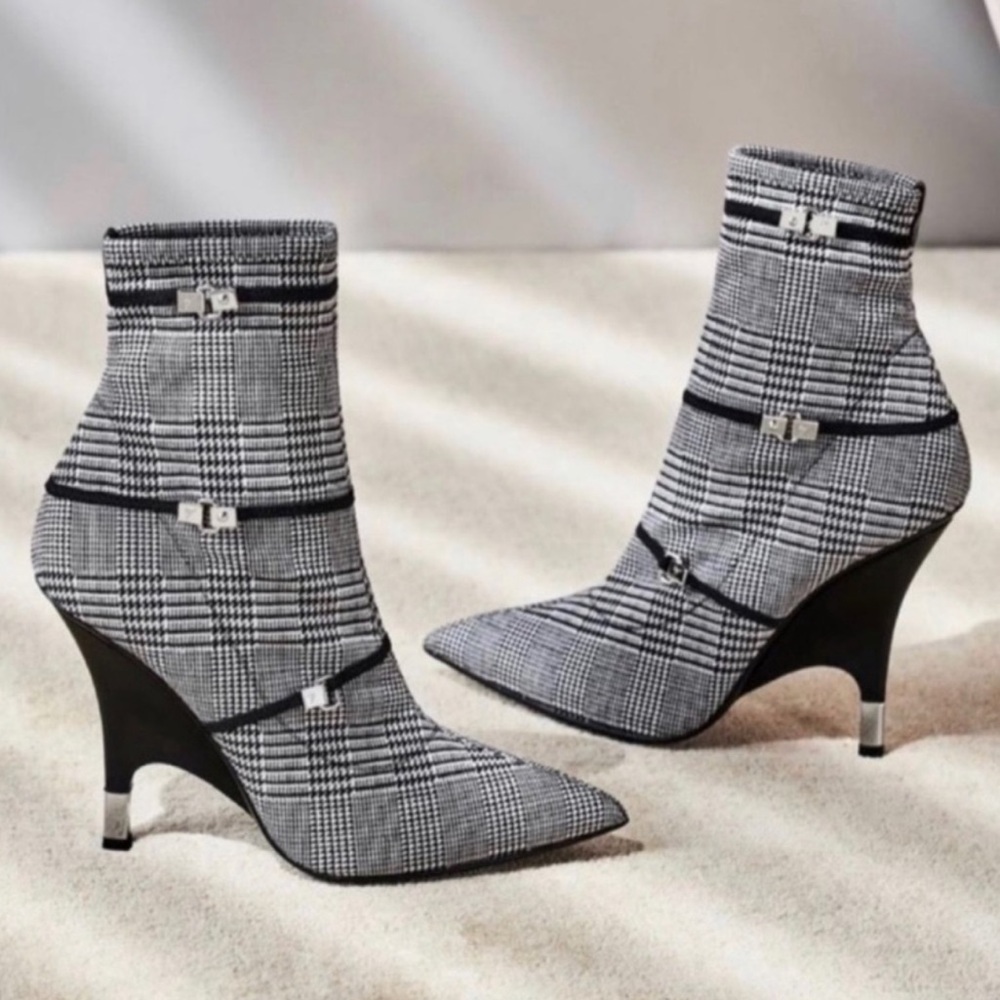 Giuseppe Zanotti Capiroska Houndstooth Kitten Heeled Bootie Boots